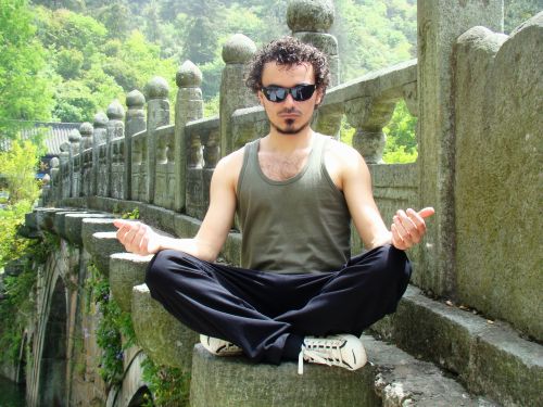 cu o zi inainte de 1 mai pe muntele wudang la o scoala de kung fu si taichi